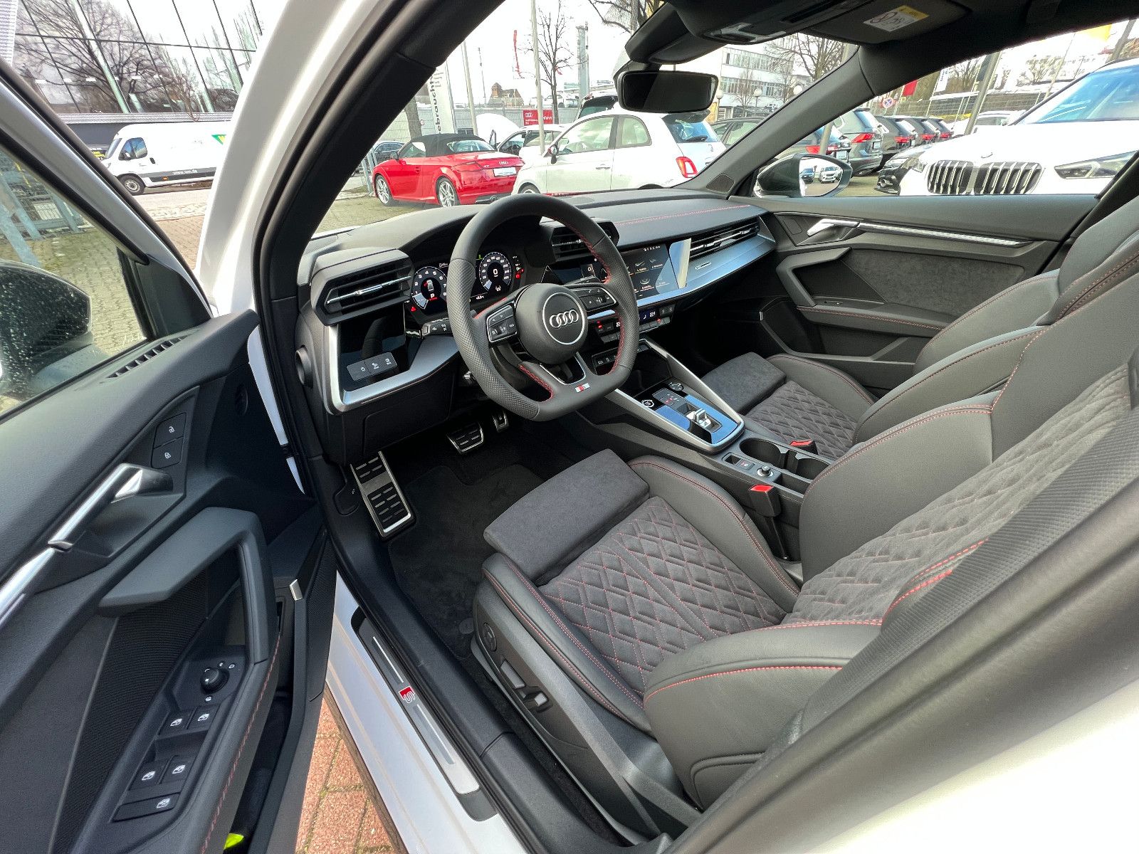 Audi A3 Lim. 3X S-LINE BLACK EDITION PANO HUD CARBON
