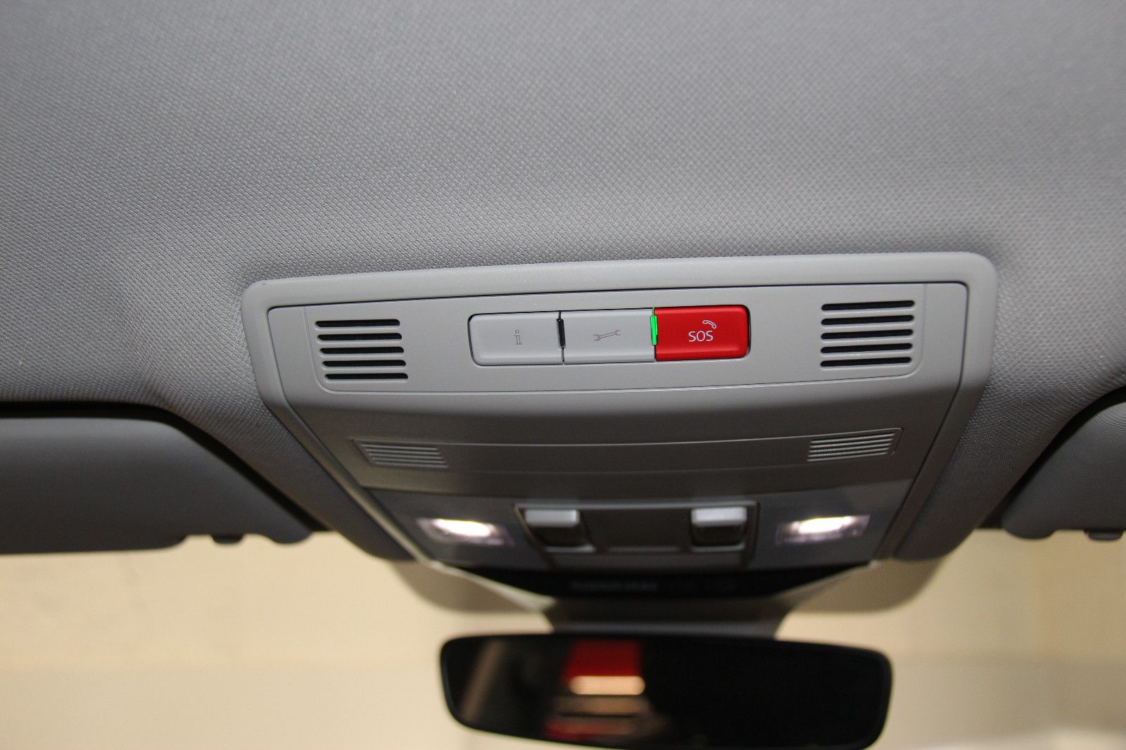 Volkswagen T-Roc Style 1.5 TSI DSG - Samsaru's Car Outlet