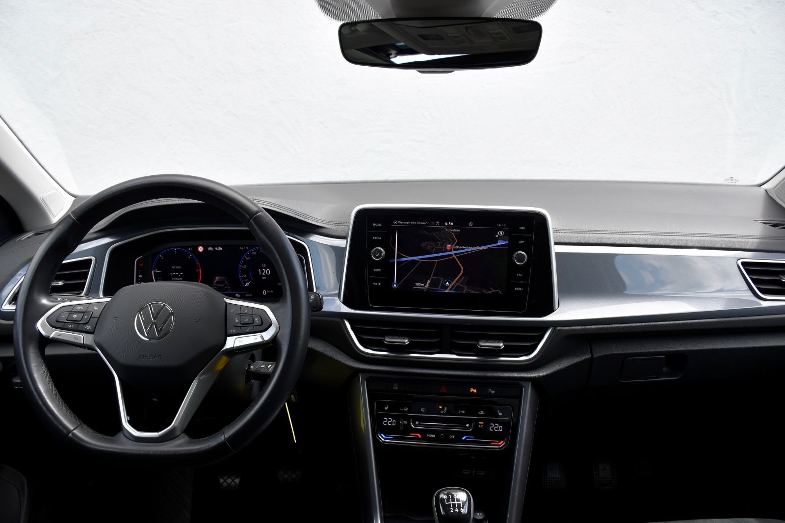 Volkswagen T-Roc Style - Samsaru's Car Outlet