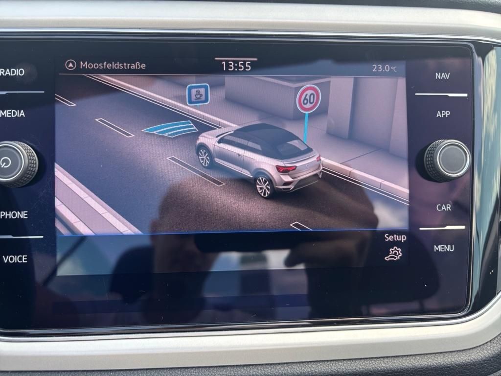 Volkswagen T-Roc 1.5 TSI Style - Samsaru's Car Outlet