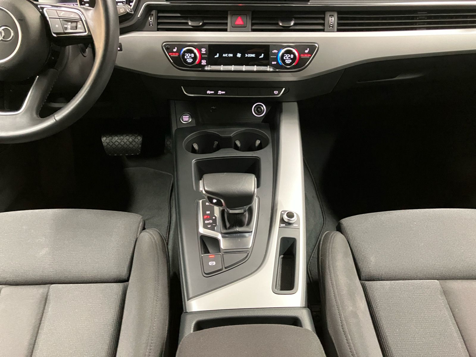Audi A4 Avant 35 TFSI - Samsaru's Car Outlet
