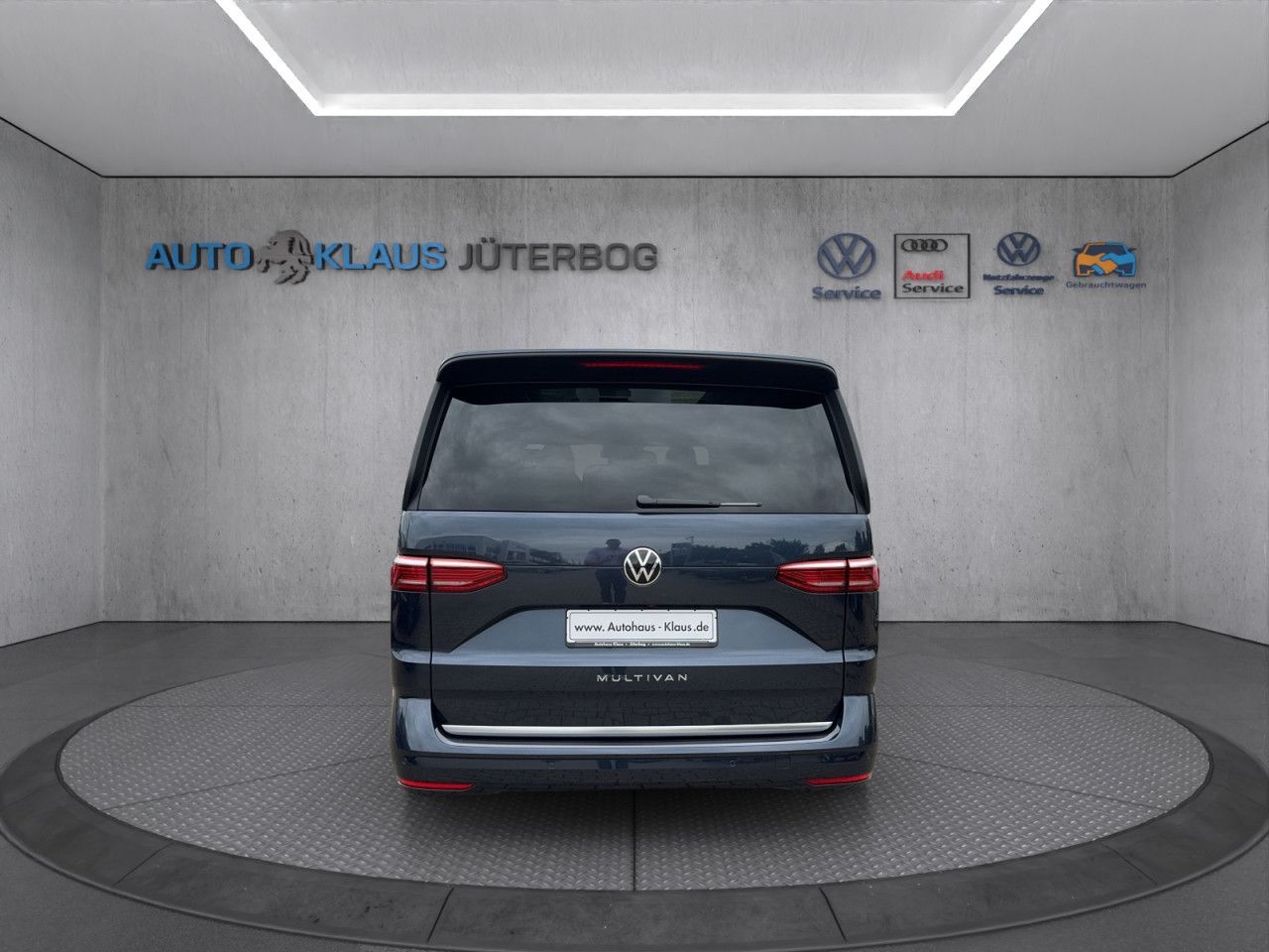 Volkswagen T7 Multivan 2.0 TDI - Samsaru's Car Outlet