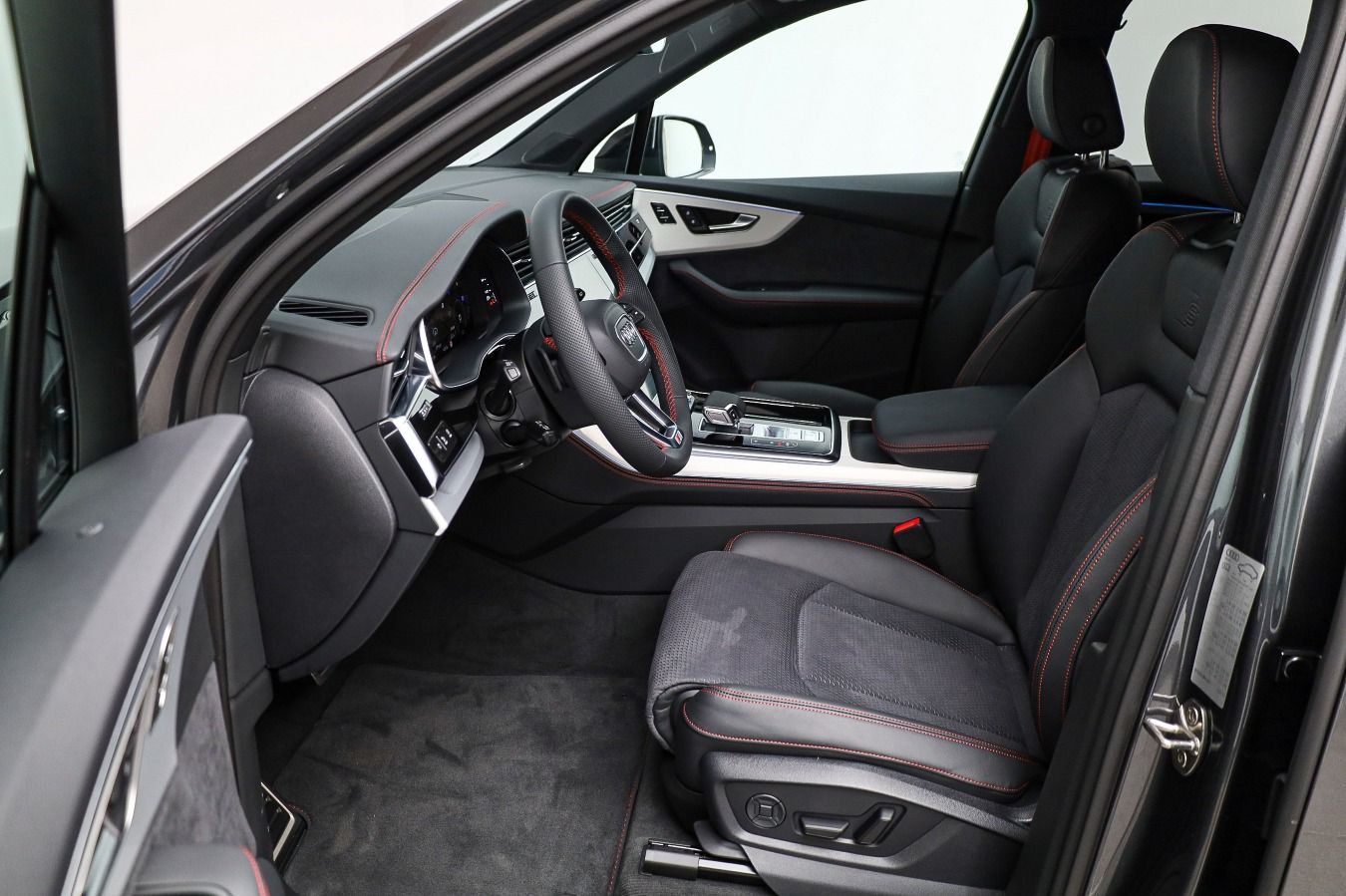 Audi Q7 S line 50 TDI quattro 7SITZER*LASER*AHK*PANO*