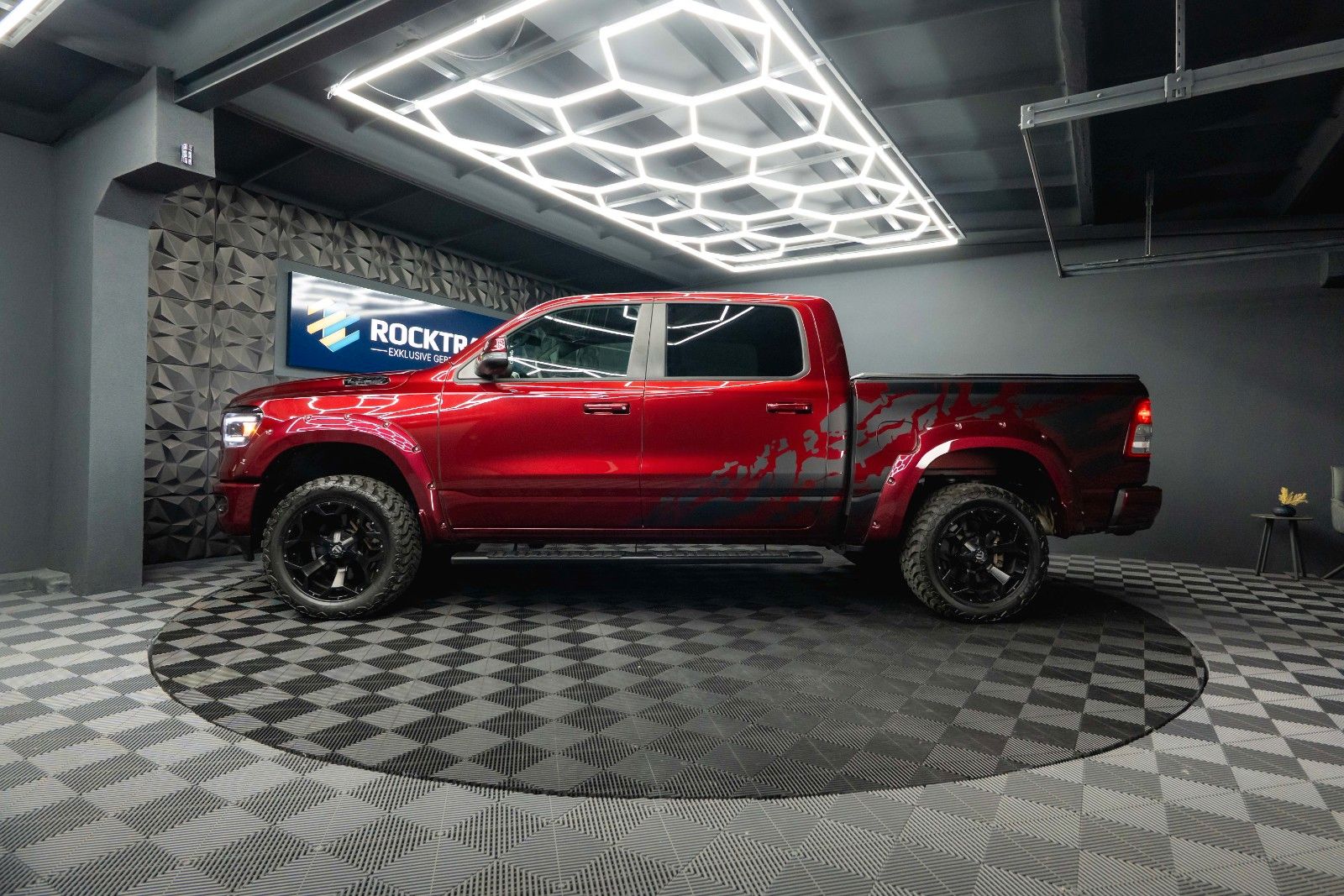Dodge RAM 5.7 V8 HEMI 4x4 OFFROAD Night-Paket *LED*19%