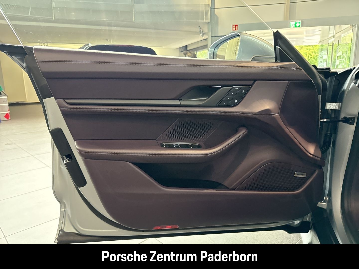 Porsche Taycan Turbo Leder-Brombeer InnoDrive Head-Up