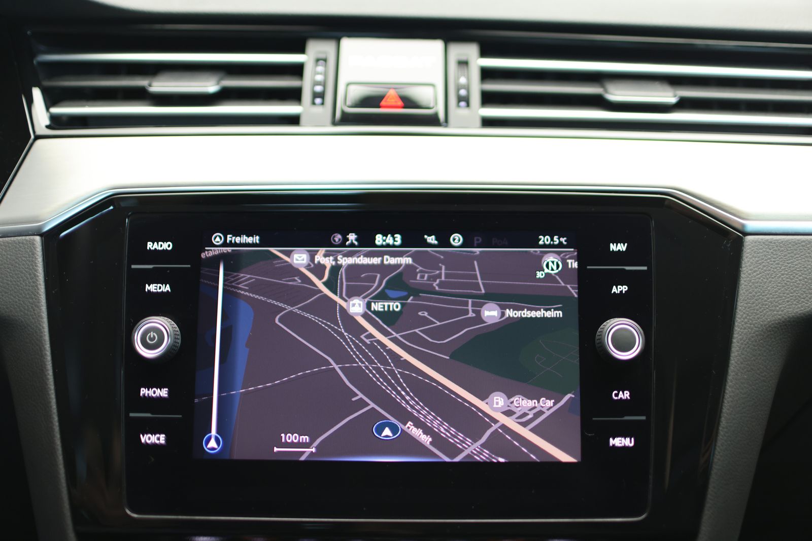 Volkswagen Passat LIMOUSINE 1.5 TSI ELEGANCE - Samsaru's Car Outlet