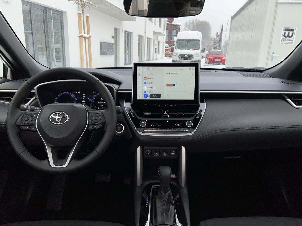 Toyota Corolla Cross 2.0 Hybrid 4x2 Teamplayer sofort