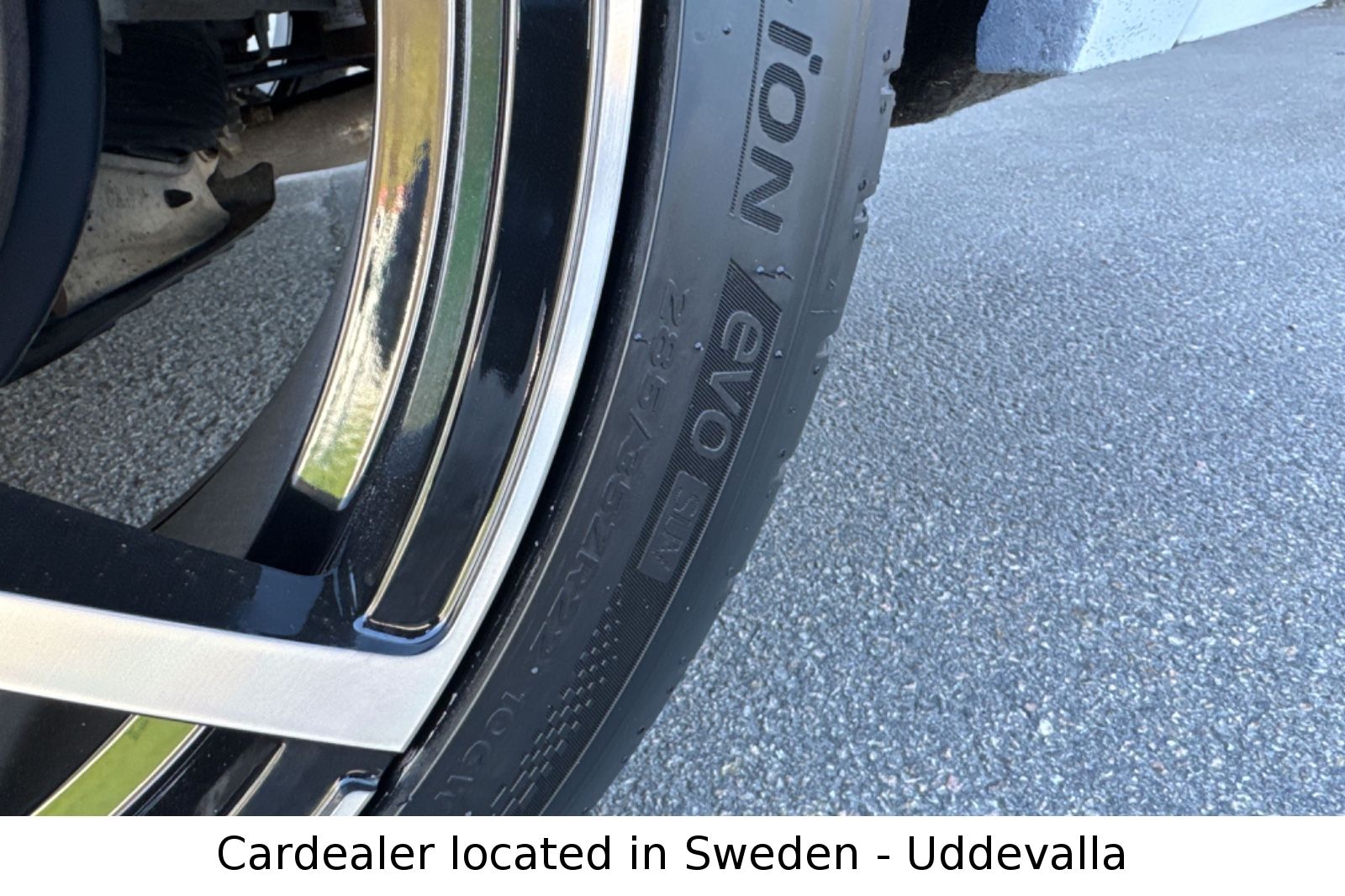 Volkswagen Touareg R 4Motion eHybrid - Samsaru's Car Outlet