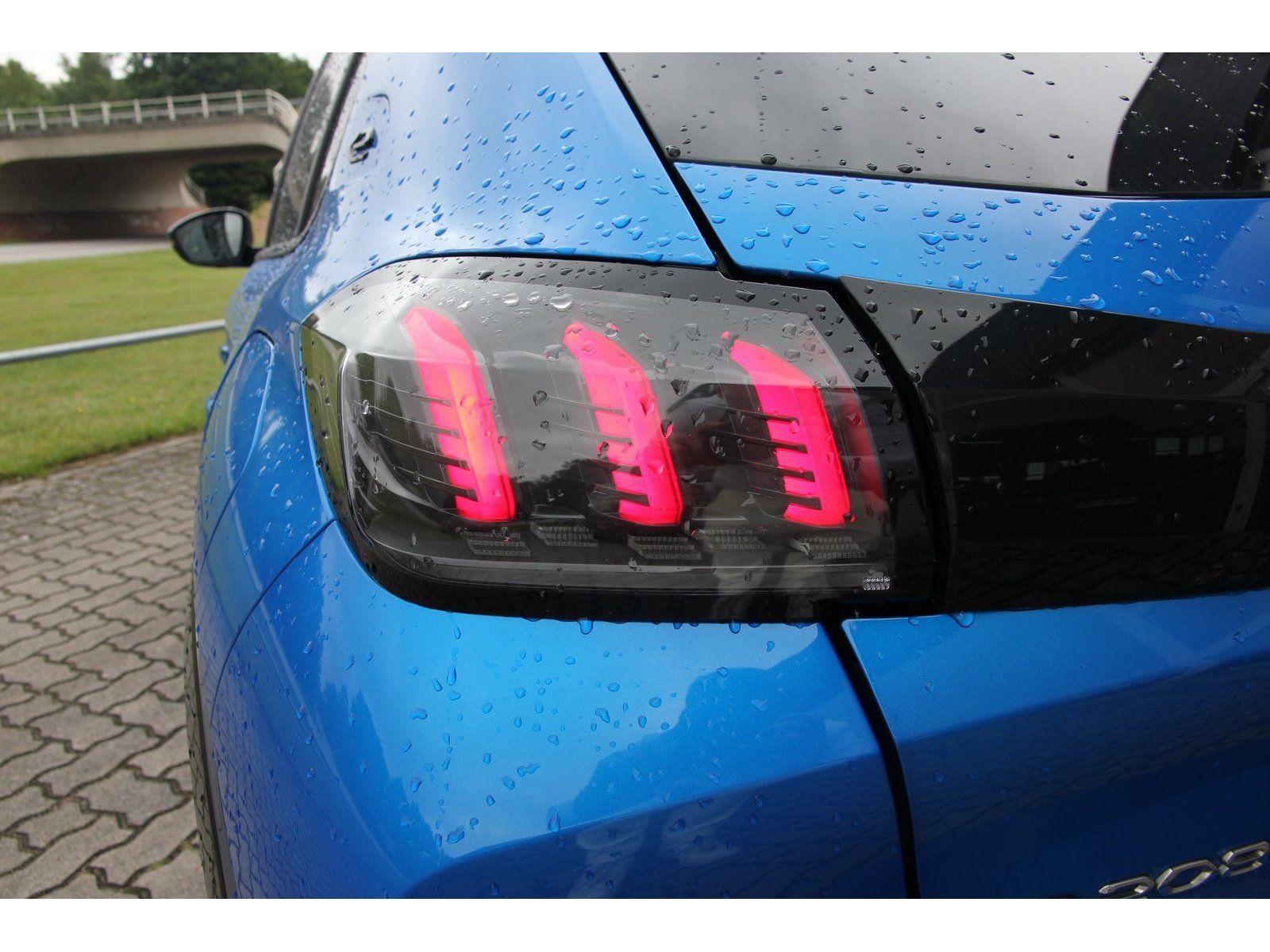 Peugeot 208 e-GT - Samsaru's Car Outlet