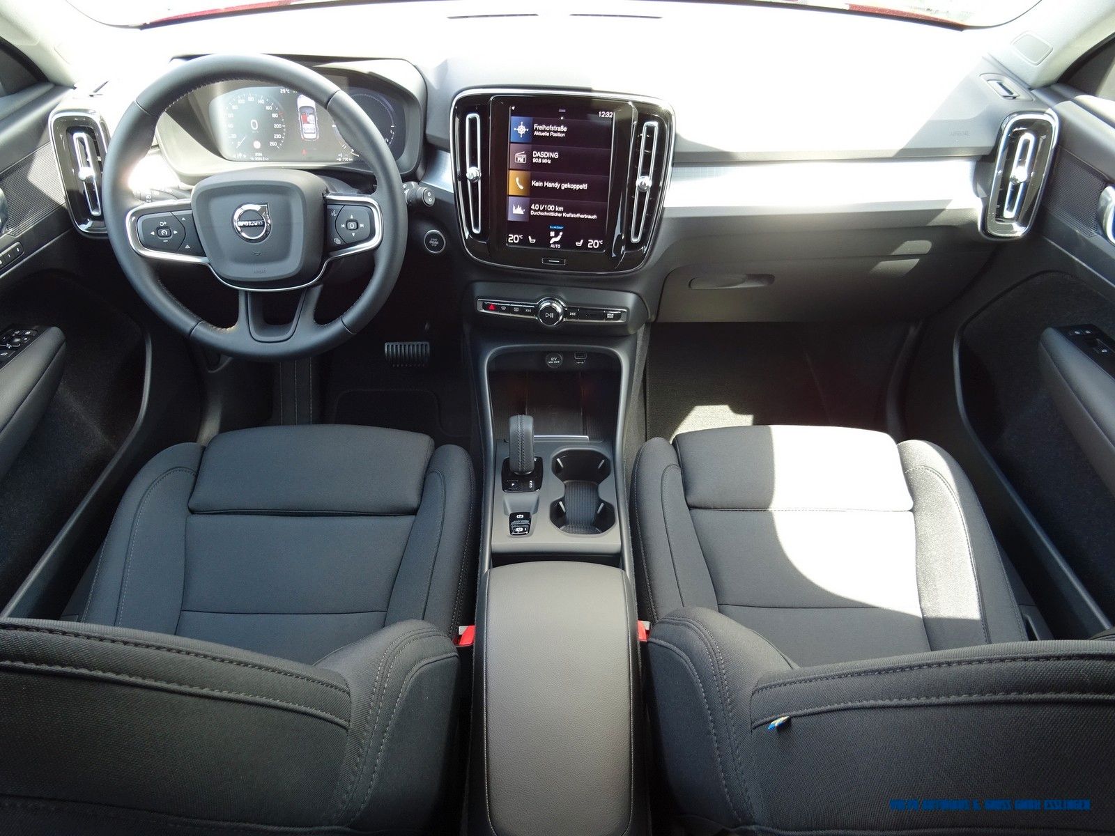 Volvo XC40 T5 Recharge R-Design Expression
