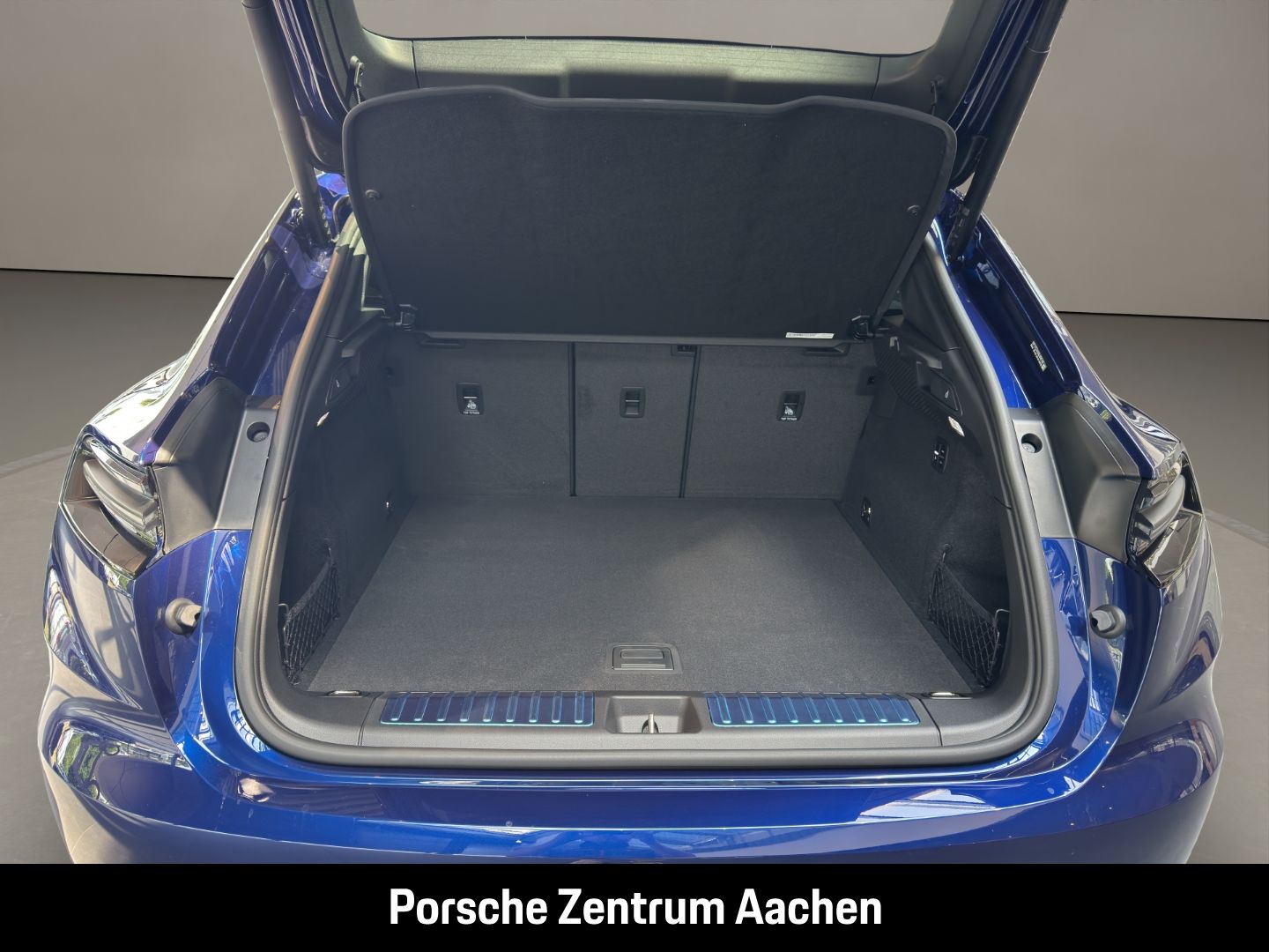 Porsche Macan 4 BOSE Panorama Rückfahrkamera Luftfederun
