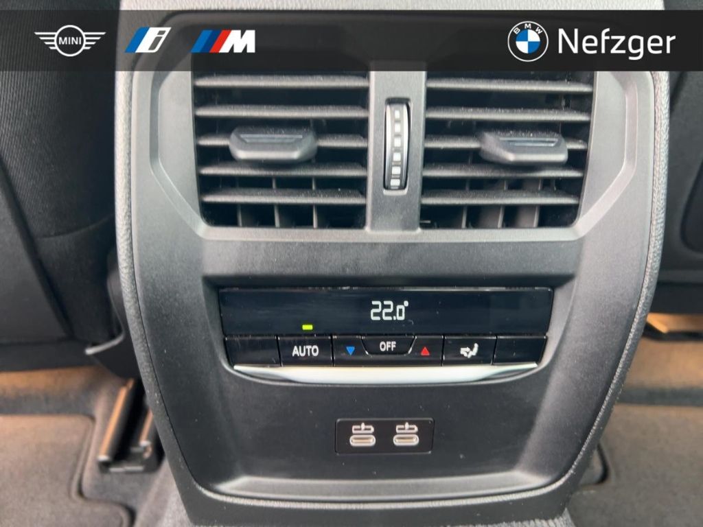 BMW 320 i xDrive Limousine Park-Assistenzsystem