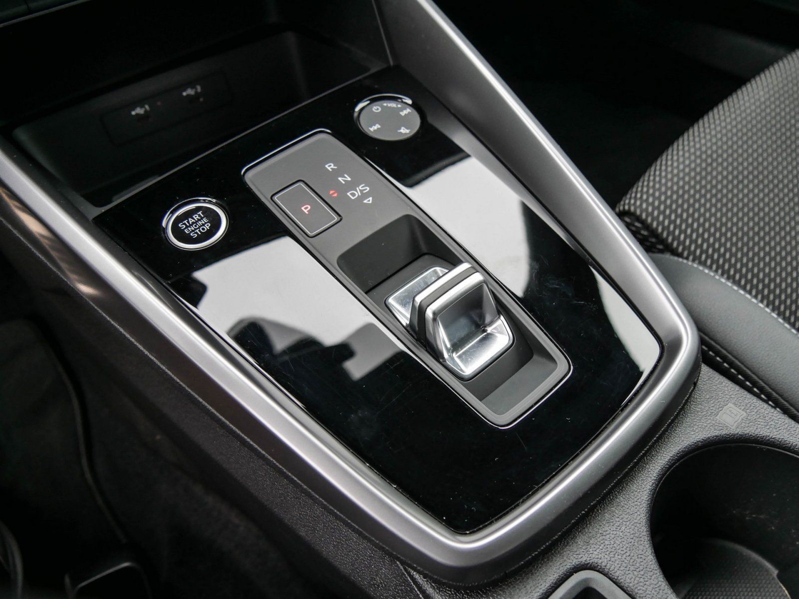 Audi A3 Sportback 35 TFSI S-Line Black - Samsaru's Car Outlet