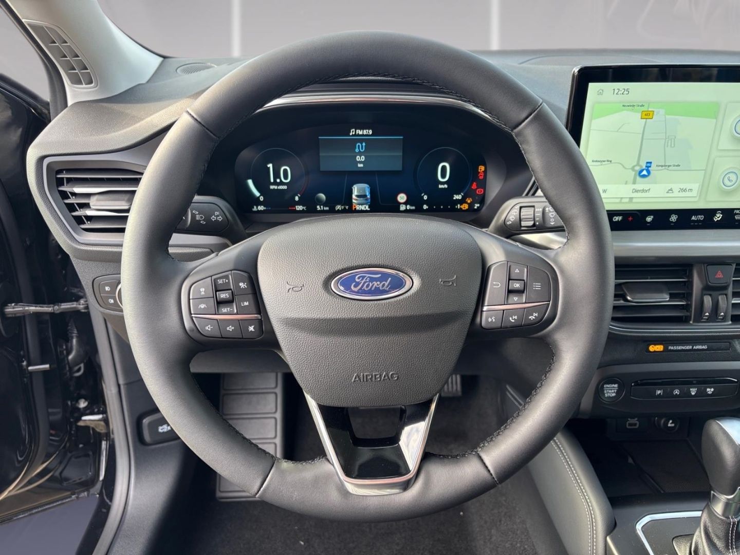 Ford Focus Turnier Titanium X 155PS Aut.Kamera Navi
