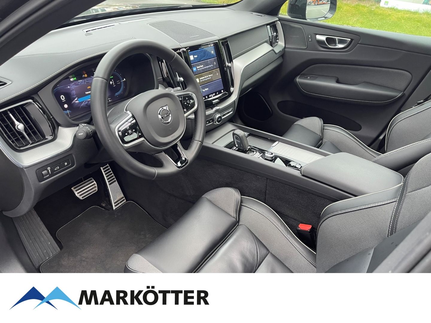 Volvo XC60 T6 AWD Recharge R Design - Samsaru's Car Outlet