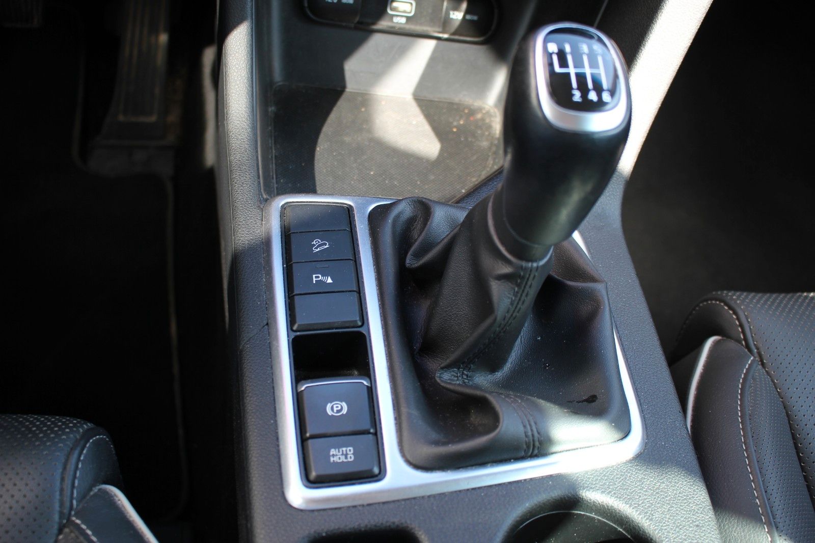 Kia SPORTAGE BLACK EDITION 2WD - Samsaru's Car Outlet