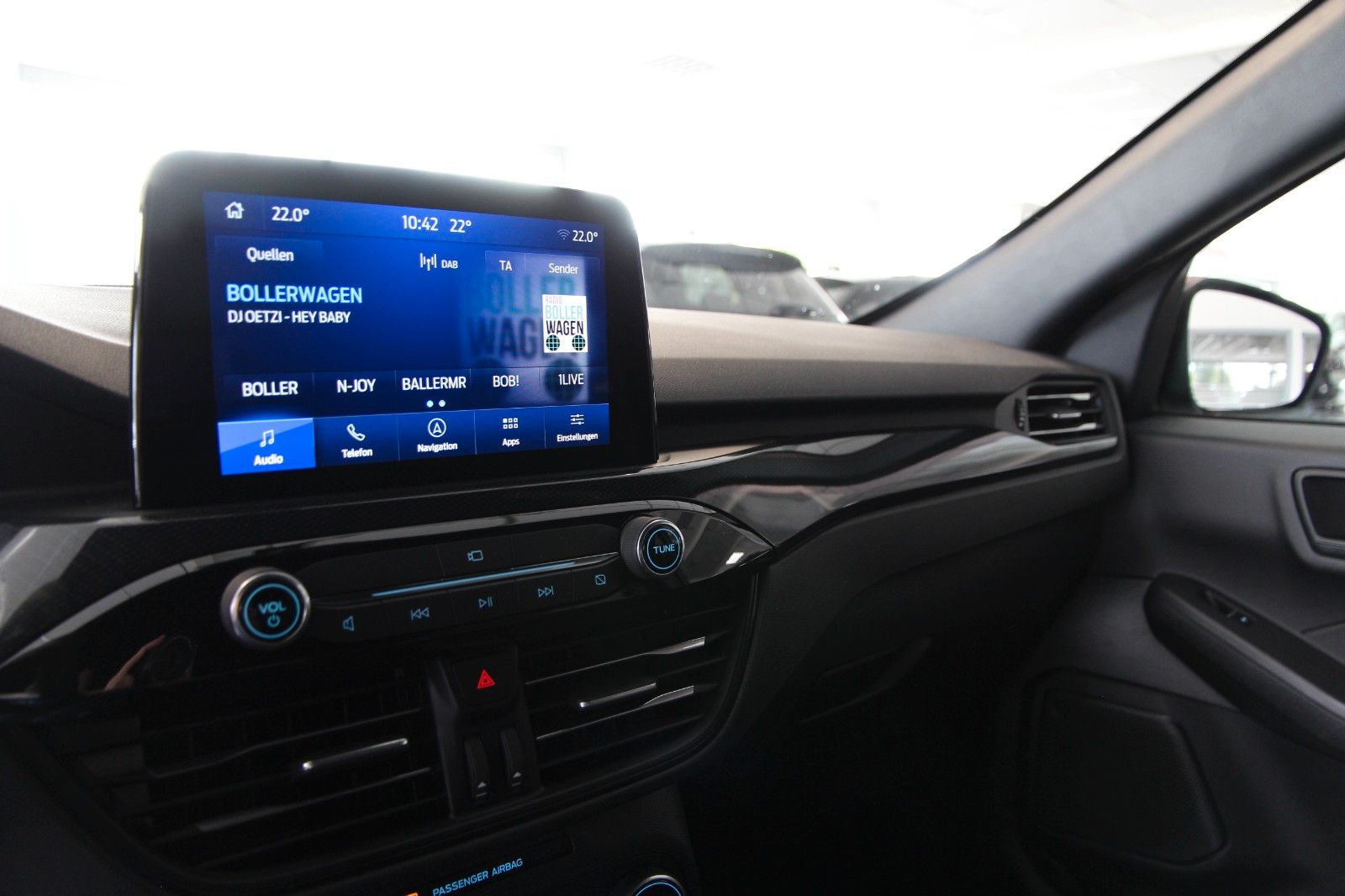 Ford Kuga Plug-In Hybrid PHEV ST-Line X - Samsaru's Car Outlet