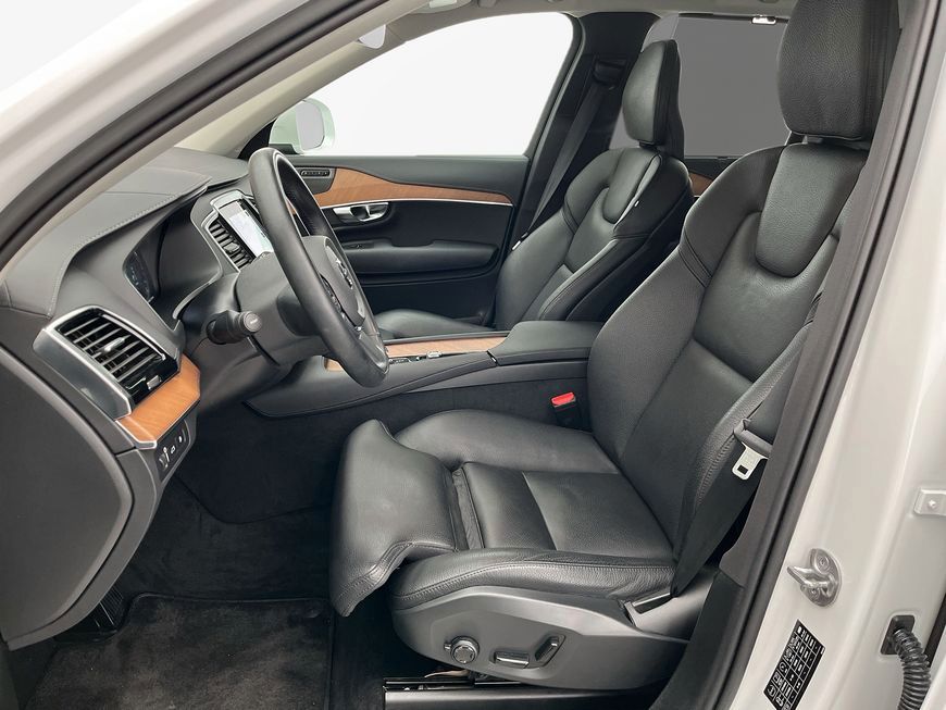 Volvo XC90 T8 AWD Recharge - Samsaru's Car Outlet