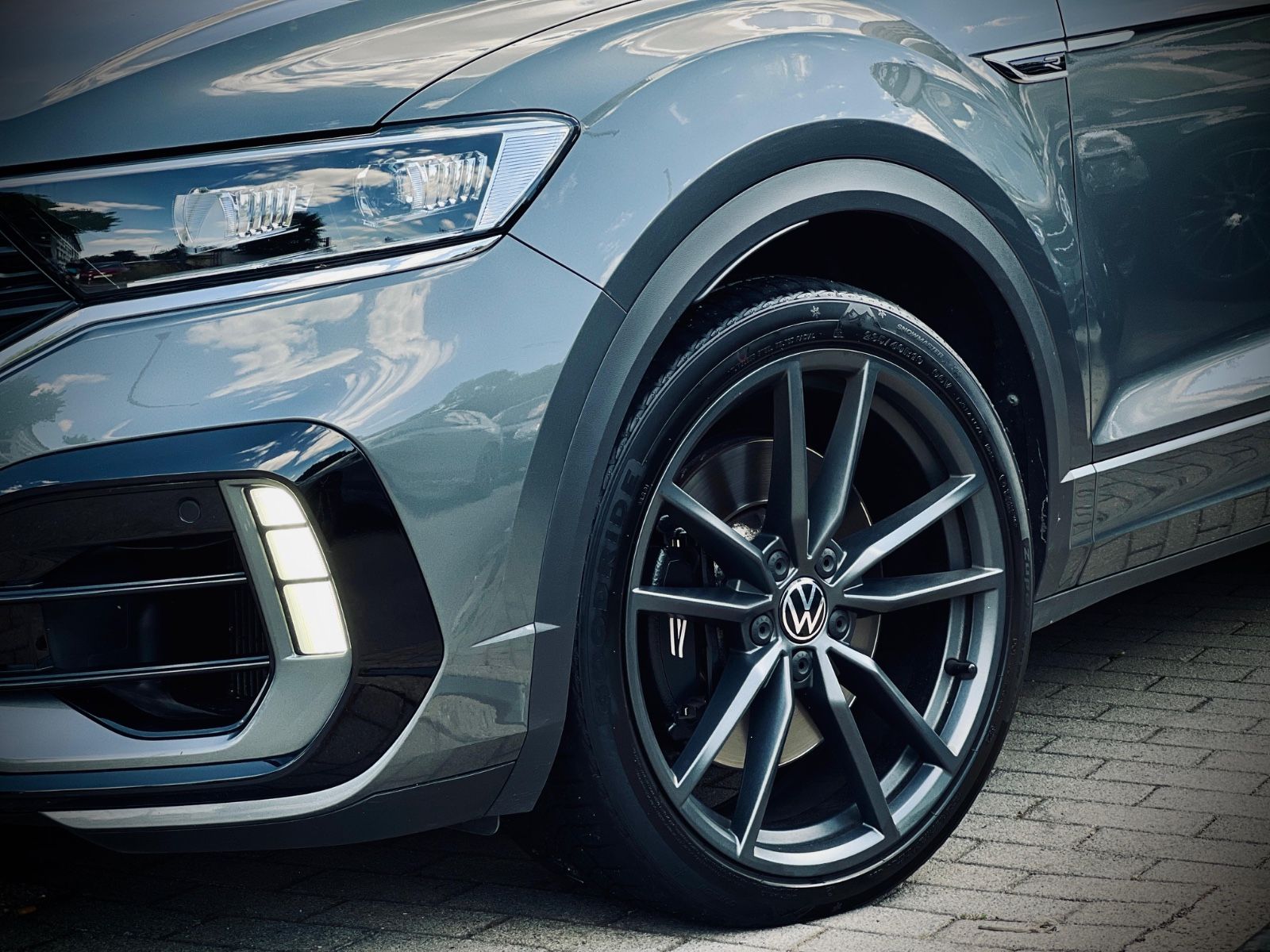 Volkswagen T-Roc R 4Motion - Samsaru's Car Outlet