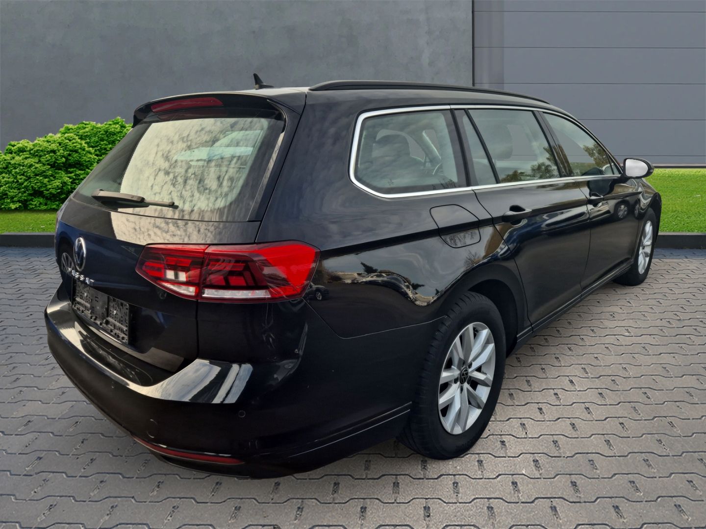 Volkswagen Passat Variant Business 2.0 TDI - Samsaru's Car Outlet