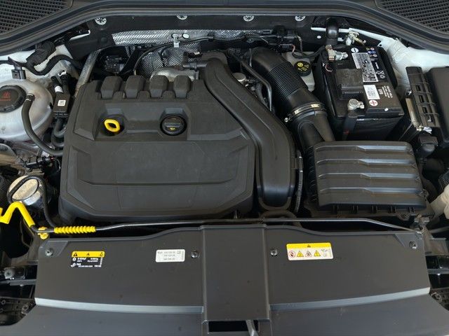 Volkswagen T-Roc 1.5 TSI DSG R-Line - Samsaru's Car Outlet