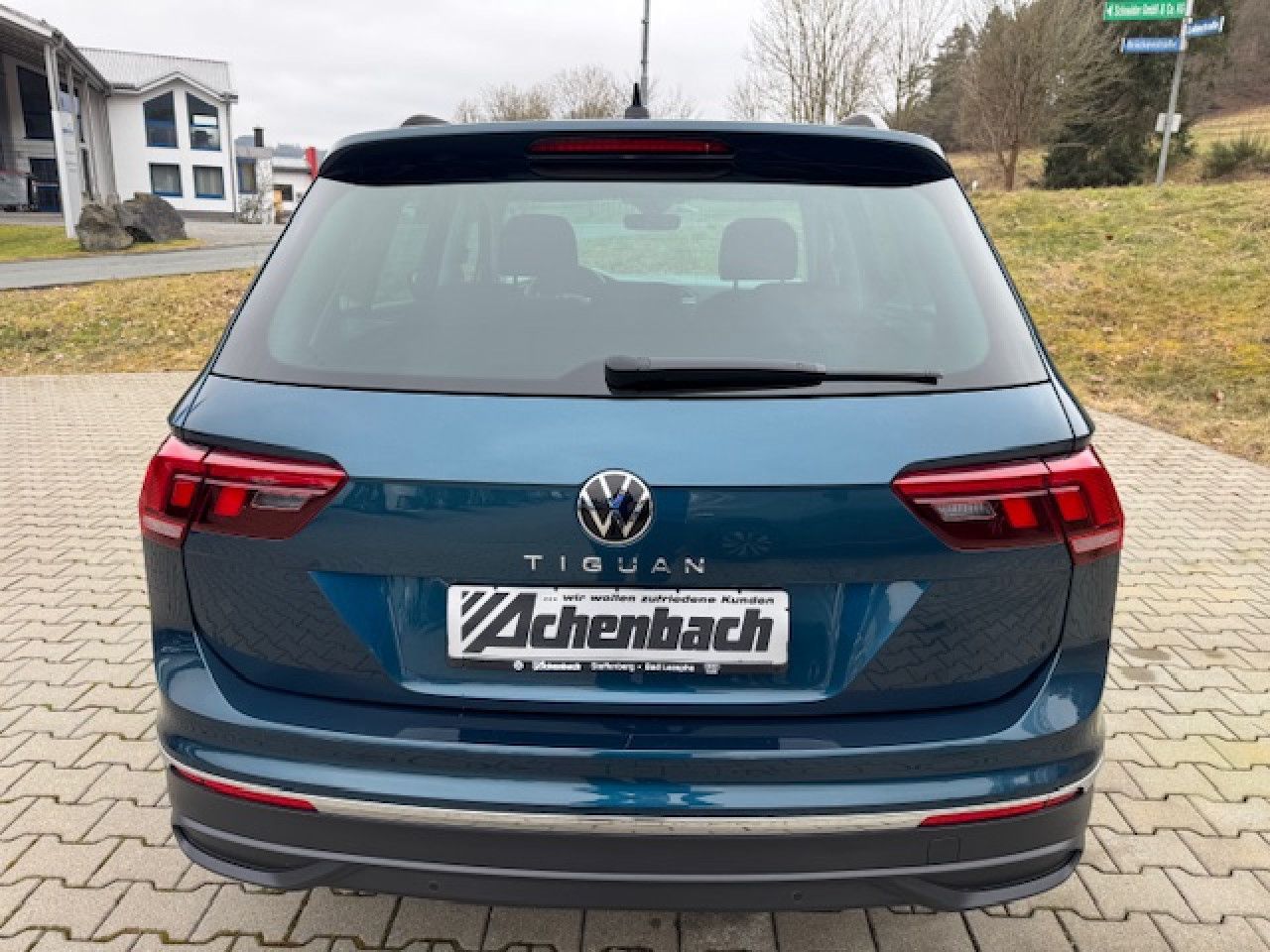 Volkswagen Tiguan Life 1.5 TSI - Samsaru's Car Outlet