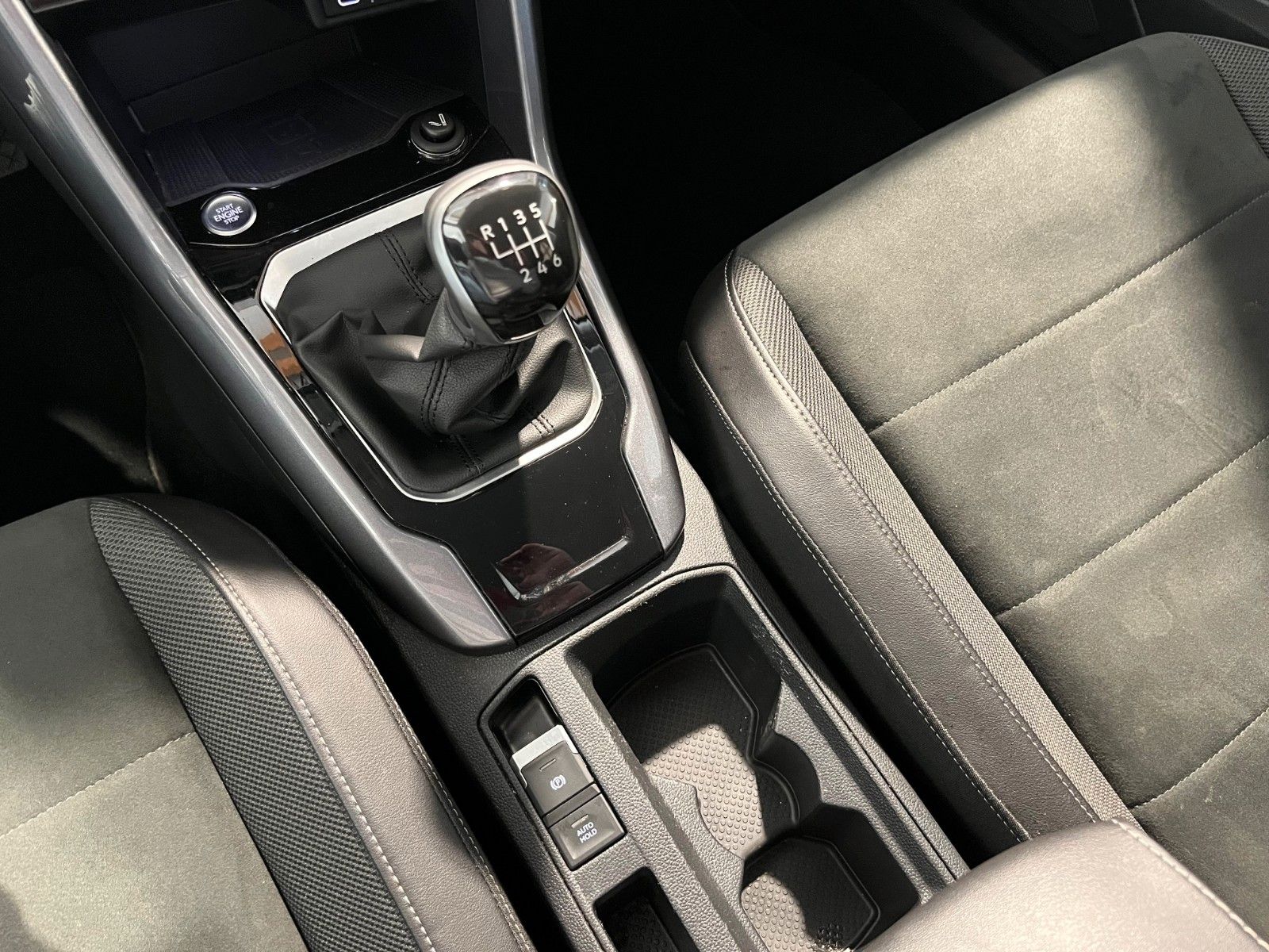 Volkswagen T-Roc 1.0TSi Style - Samsaru's Car Outlet