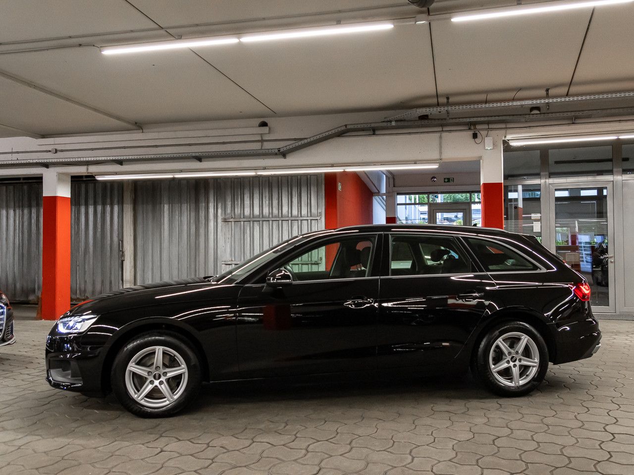 Audi A4 Avant 35 TDI - Samsaru's Car Outlet