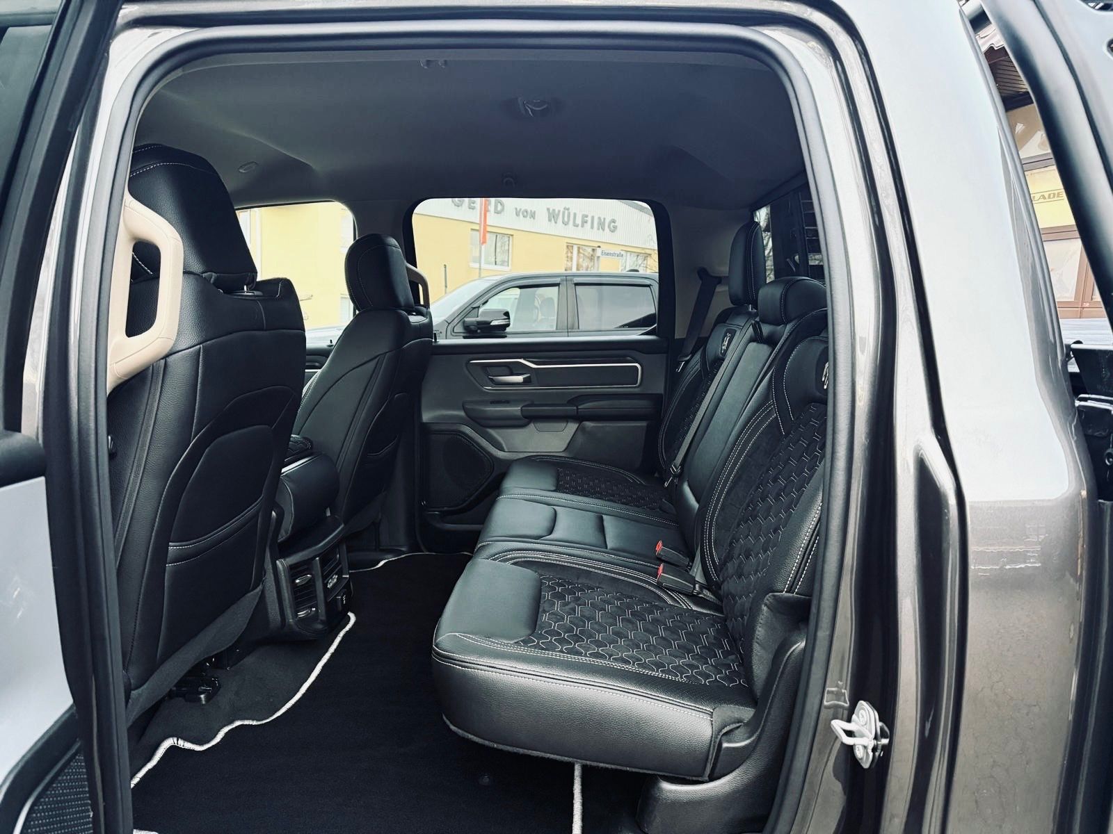 Dodge V8*4X4*AHK*NAVI*ROLLBAR*OFFROAD*LIFT*LED*SPORT*