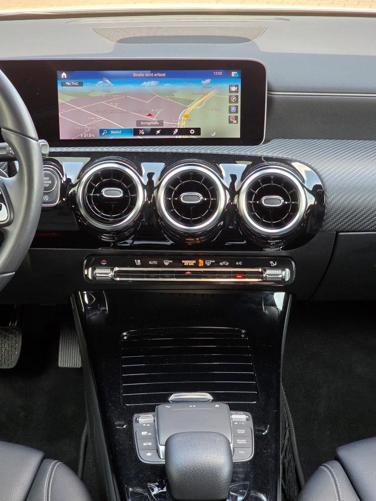 Mercedes-Benz A 180 d 7G-DCT Style - Samsaru's Car Outlet