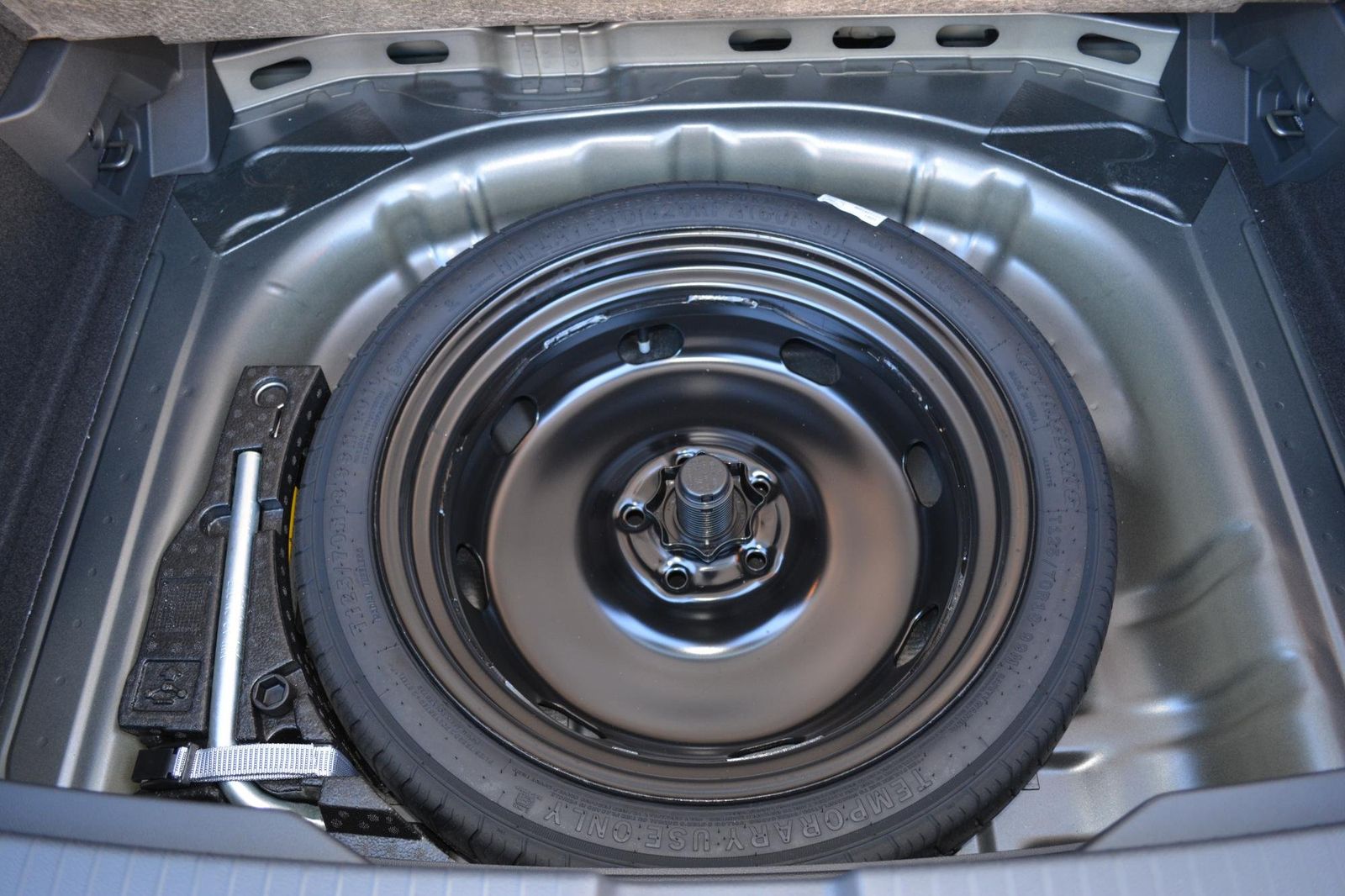 Volkswagen T-Roc Life Plus - Samsaru's Car Outlet
