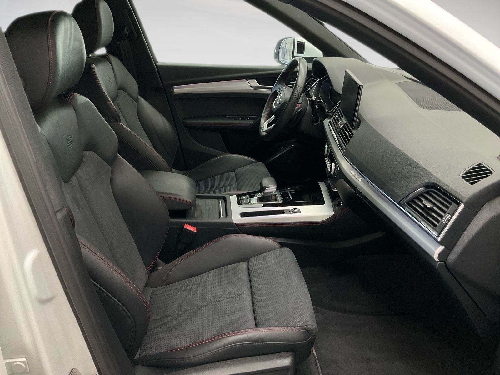 Audi Q5 S-LINE BLACK 40TDI S-TRONIC - Samsaru's Car Outlet