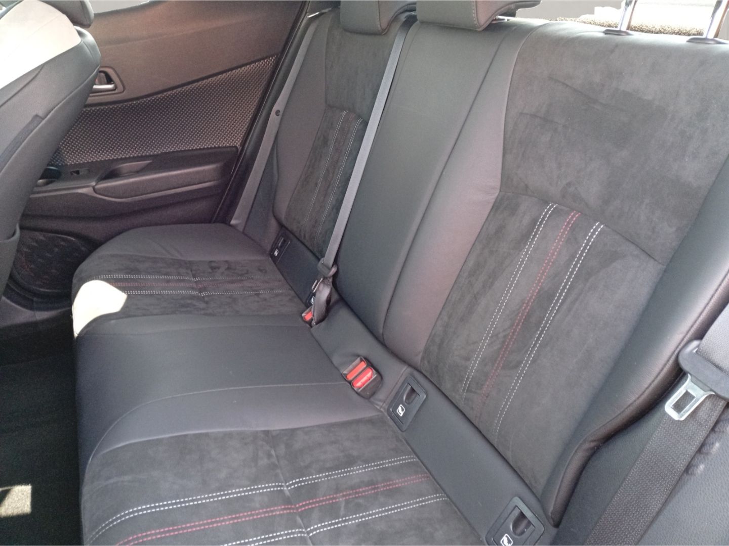 Toyota C-HR HYBRID GR SPORT - Samsaru's Car Outlet