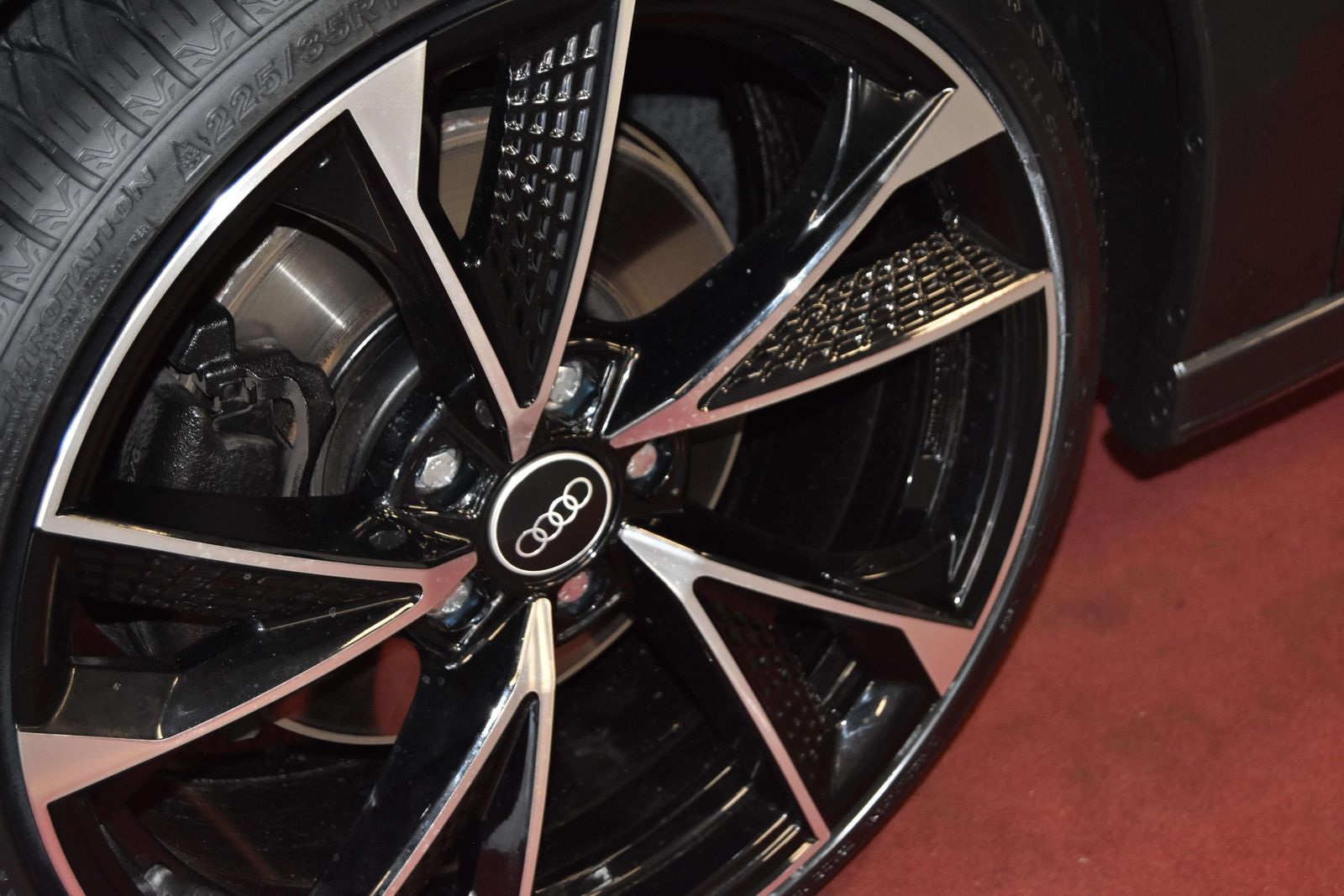 Audi A3 35 TFSI 19ZOLL S-Line 1HAND ACC LED ADVANCED