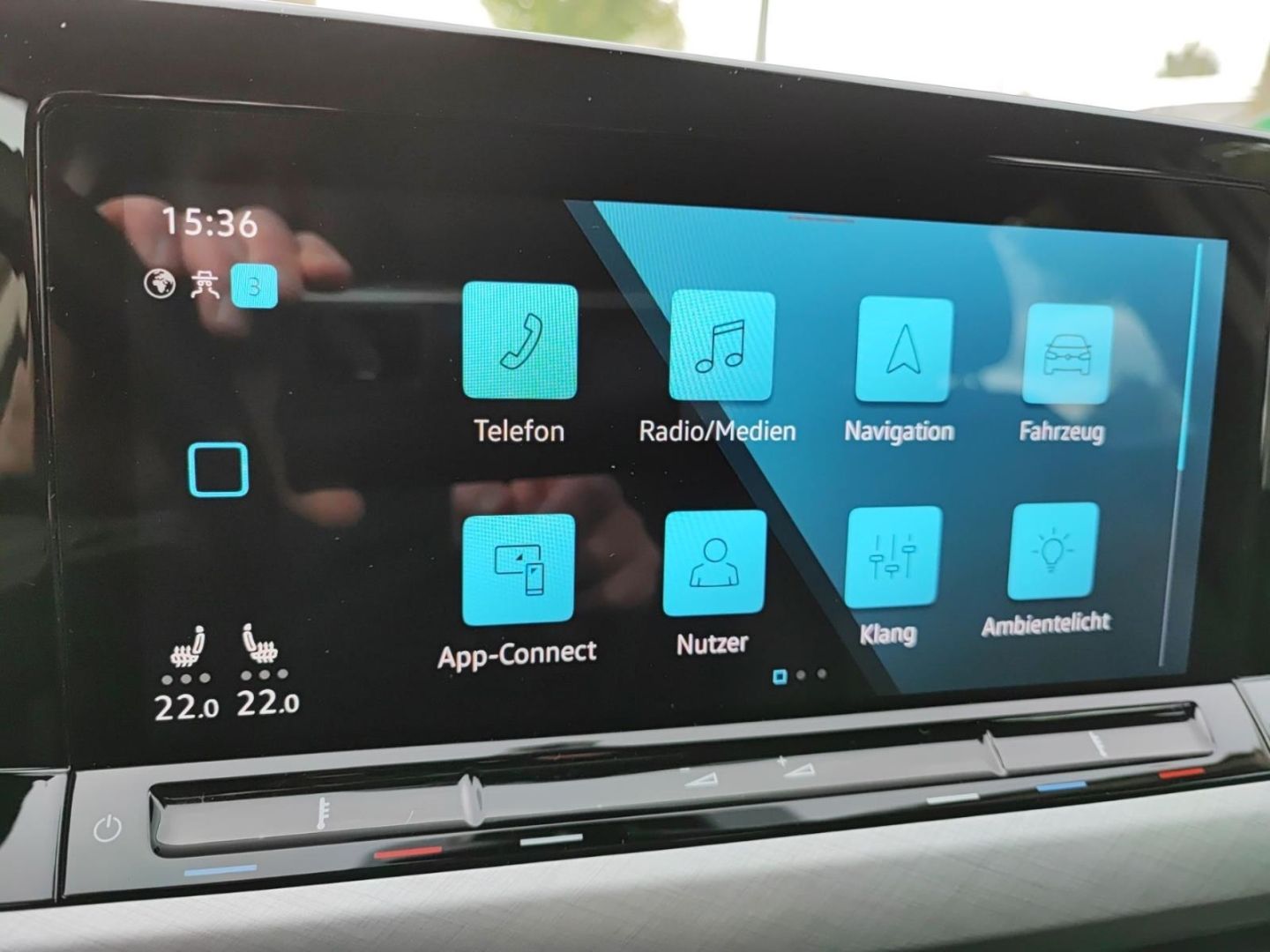 Volkswagen Golf Variant VIII 8 Life 1.0 TSI - Samsaru's Car Outlet
