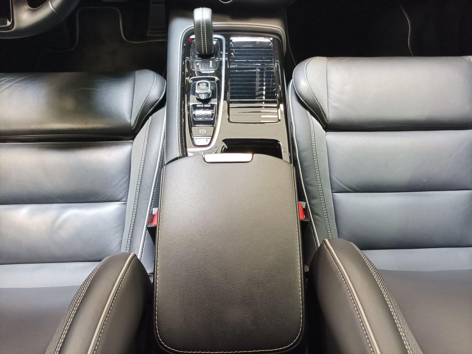 Volvo V 60 T6 Twin Engine AWD R Design|Navi|CAM|Xenium