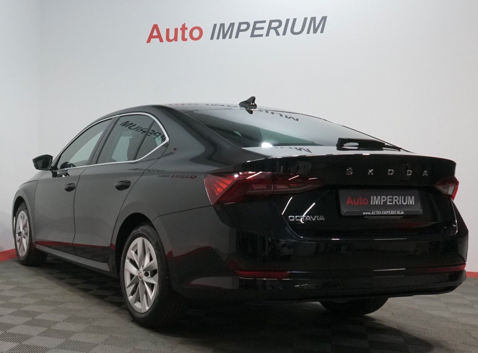 Skoda Octavia Lim. Style 2.0 TDI *Matrix*NAVI*HUD*