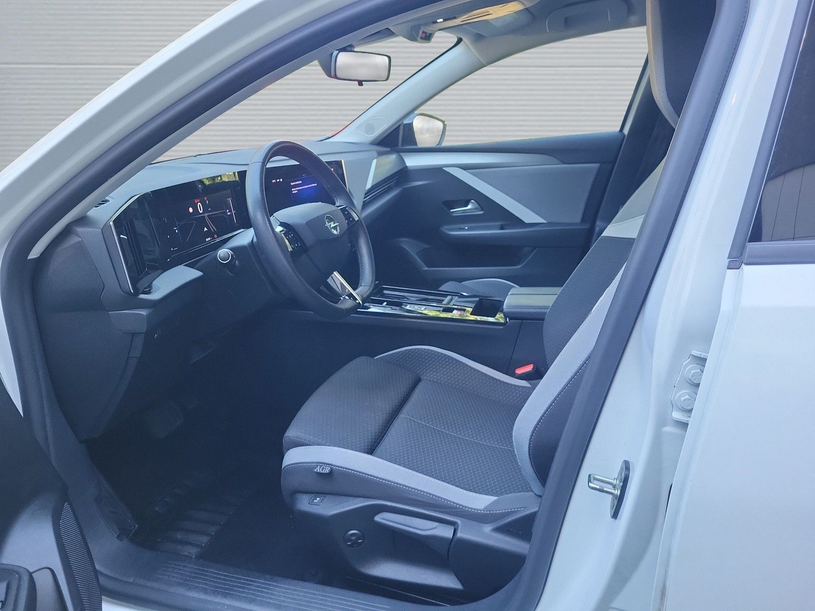 Opel Astra 1.2 Business Edition - Samsaru's Car Outlet