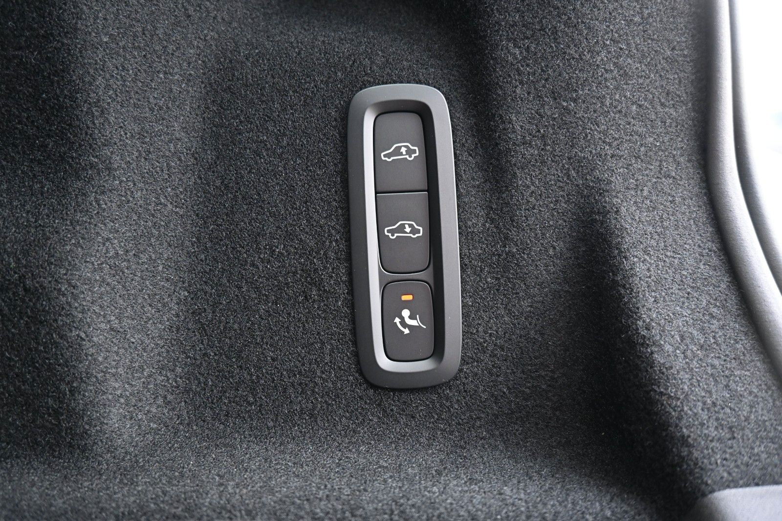 Volvo XC60 B5B AWD Ultra Dark*360°*H/K*AHK*HUD*ACC