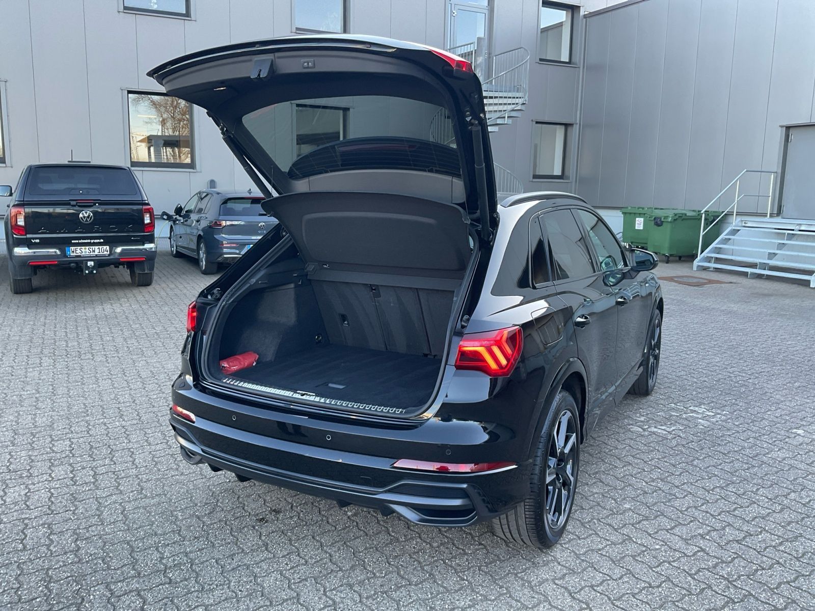 Audi Q3 40 TDI S line quattro - Samsaru's Car Outlet