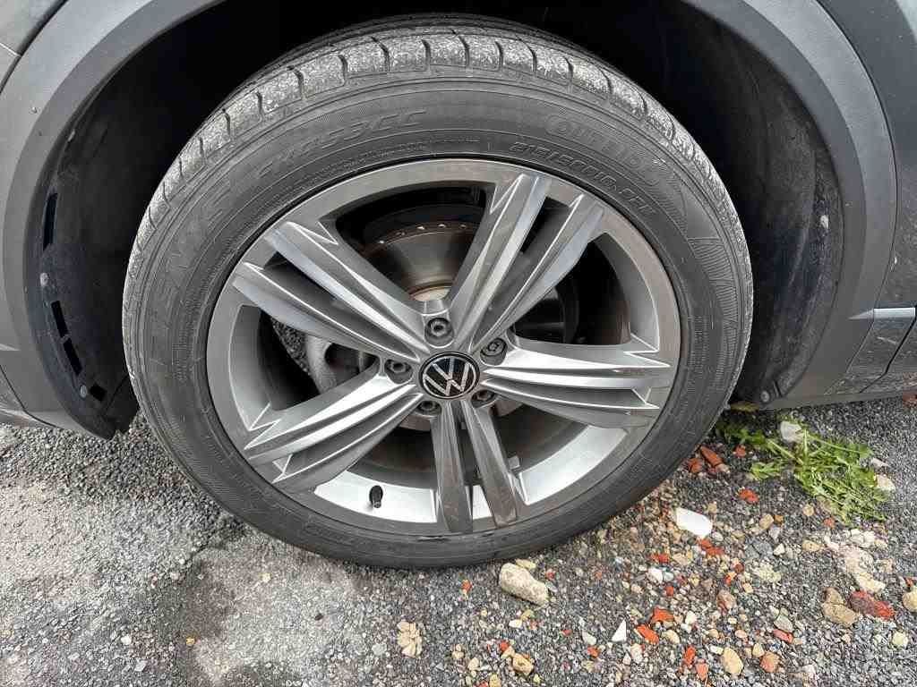 Volkswagen T-Roc 1.5 TSI DSG R-LINE - Samsaru's Car Outlet