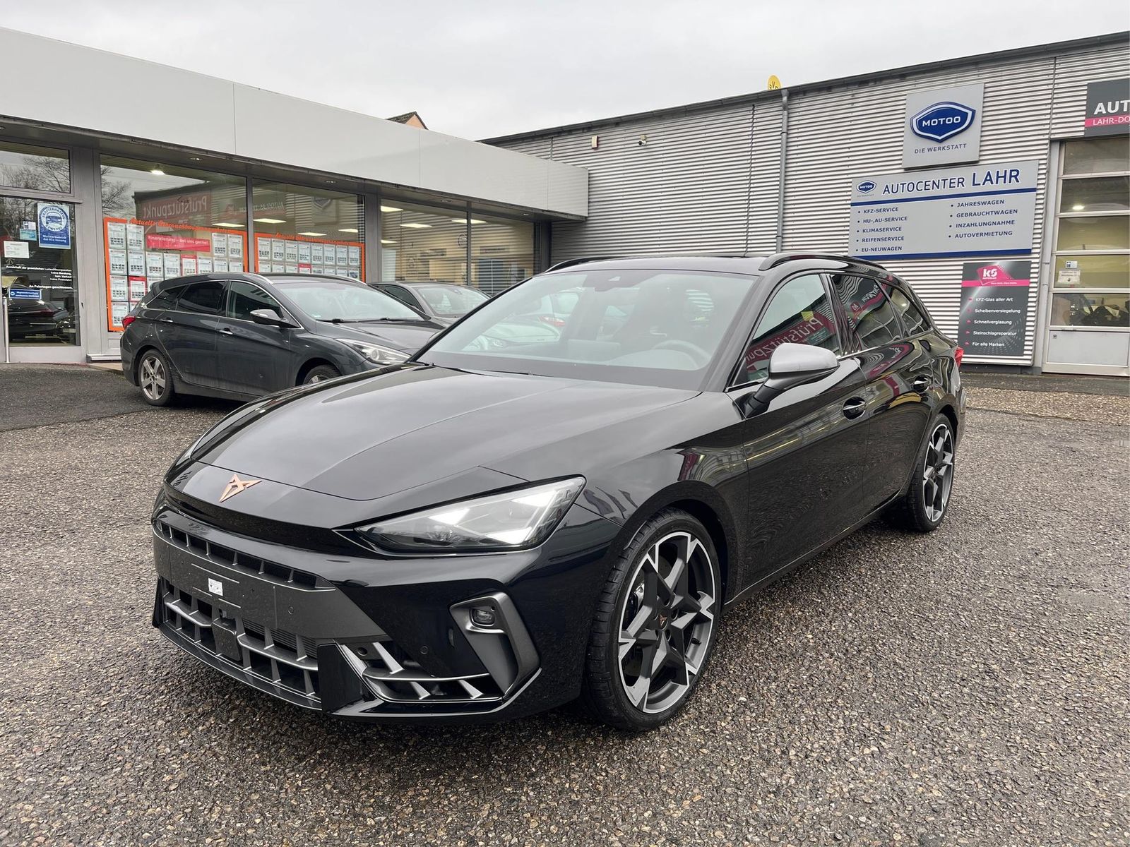 Cupra Leon Sportstourer 2.0 TSI VZ 4Drive - Samsaru's Car Outlet