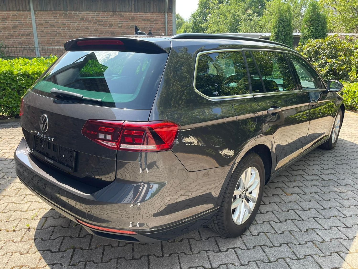 Volkswagen Passat Business - Samsaru's Car Outlet