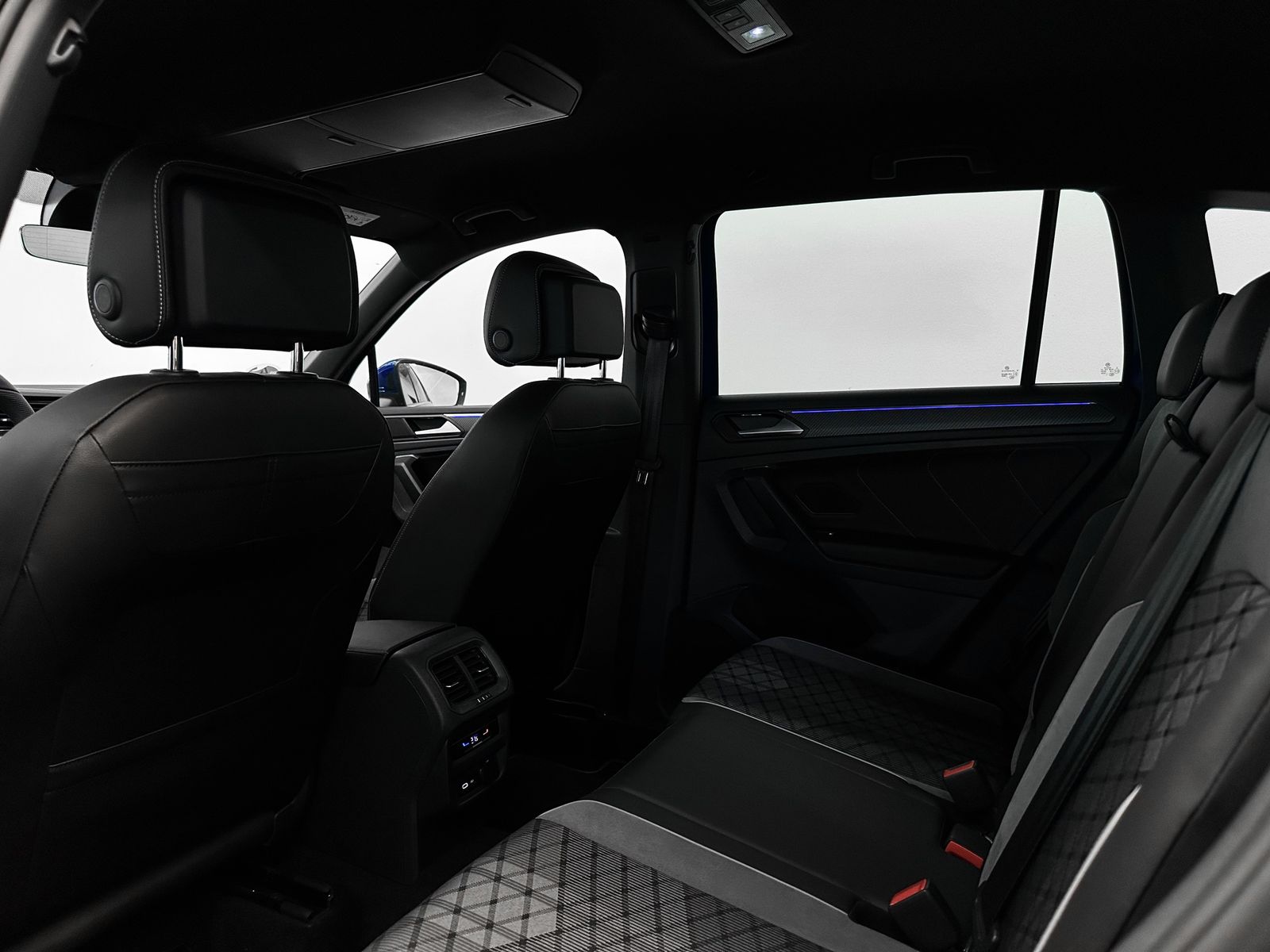 Volkswagen Tiguan R-Line - Samsaru's Car Outlet