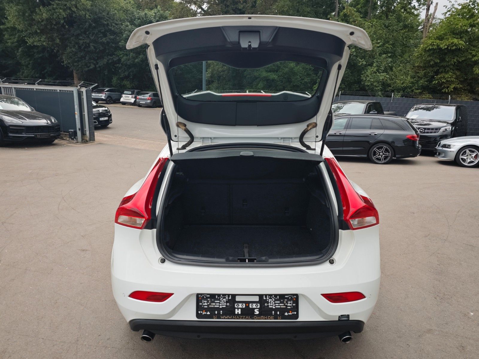 Volvo V40 2.0d MOMENTUM*NAVI*PDC*VOLL-LED*KLIMAAUTO.*