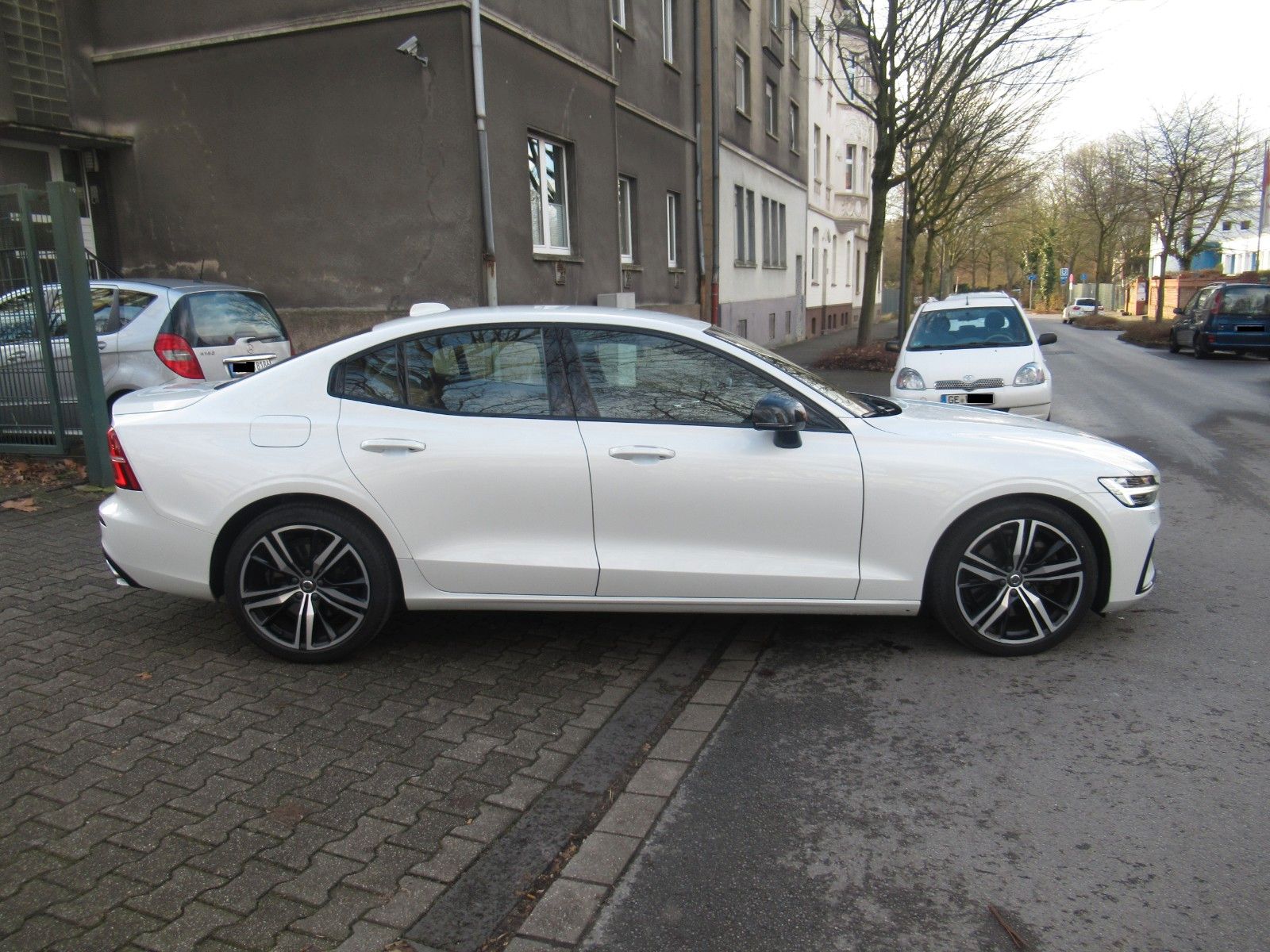 Volvo S60 Lim. R Design Recharge Plug-In Hybrid AWD