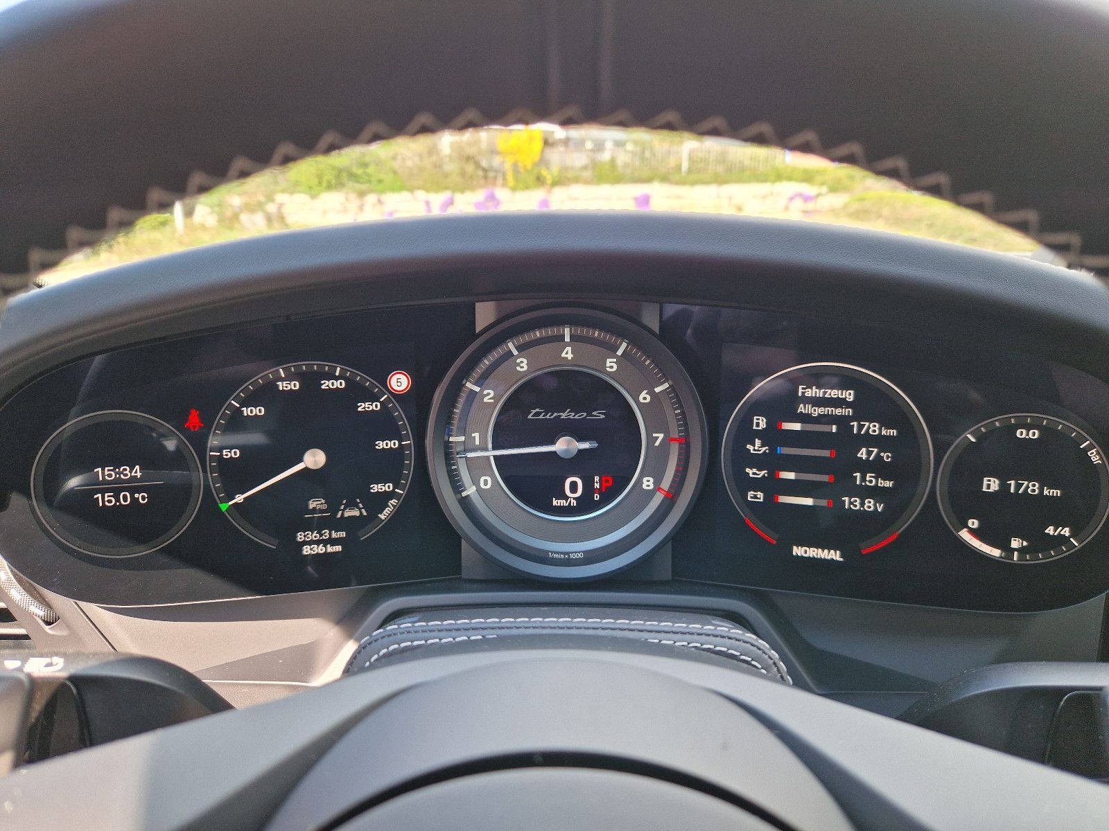 Porsche 911 992 Turbo S Sport Design/Burmester