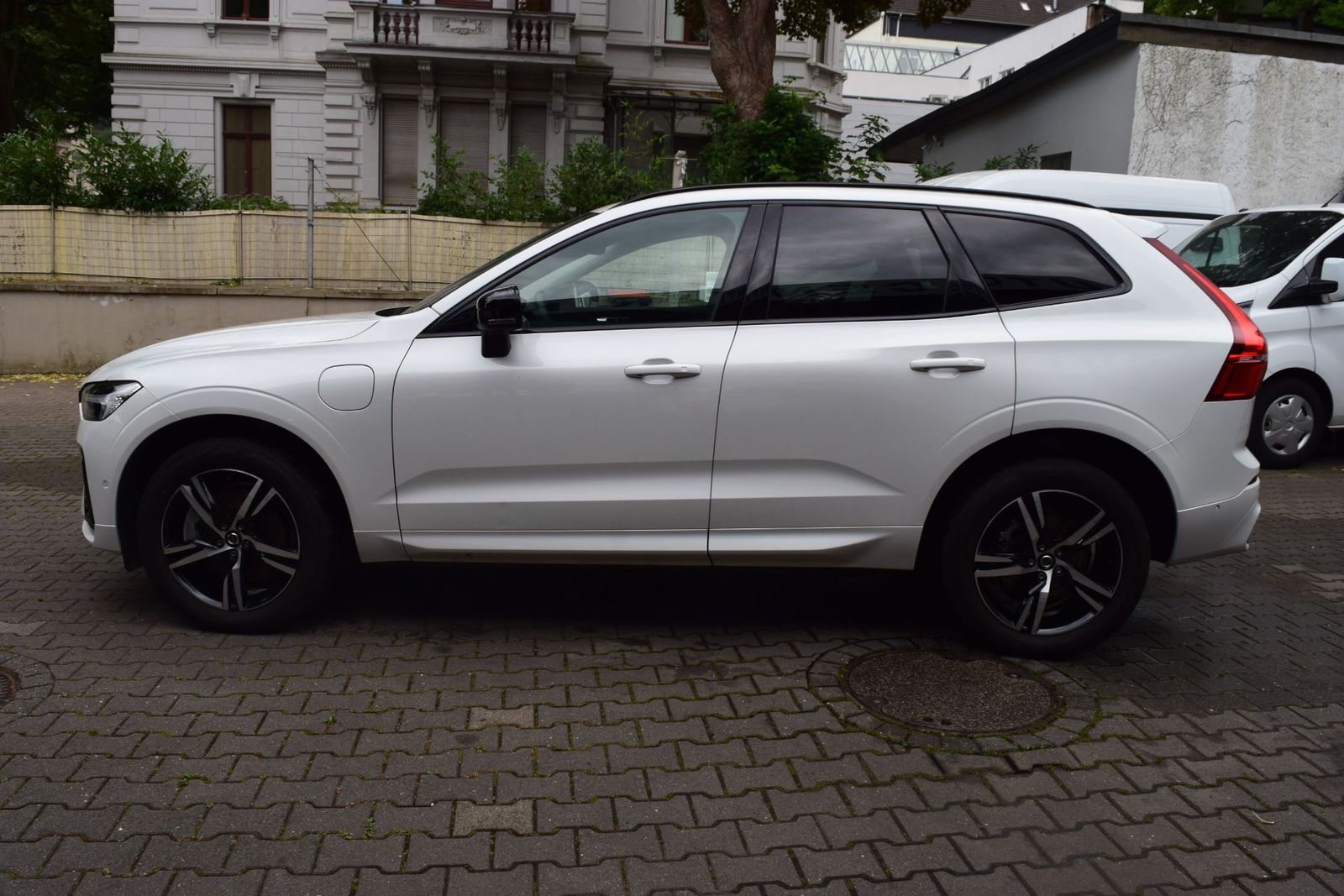 Volvo XC60 T8 AWD Plus - Samsaru's Car Outlet