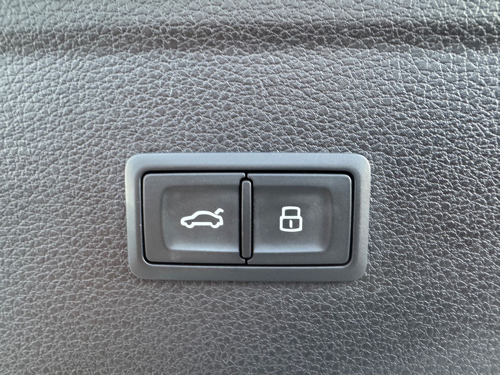 Audi Q5 40 TDI quattro S line - Samsaru's Car Outlet