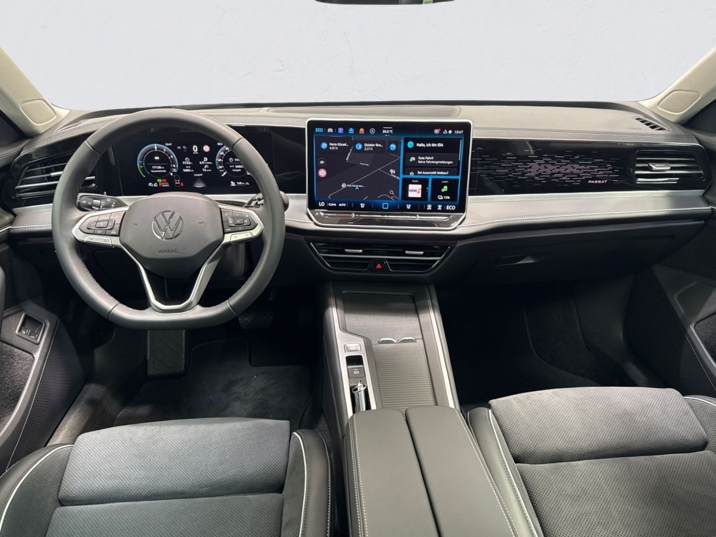 Volkswagen Passat Variant 1.5 eTSI eHybrid DSG BUSINESS HEA